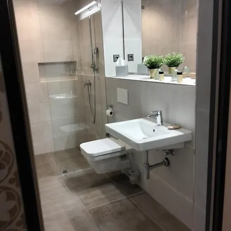 Ristorante Payarin فندق